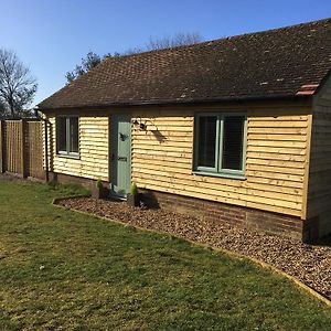 Apartamento Little Banks Barn Ringwood Exterior photo