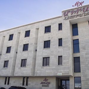 Mirage Hotel Ereván Exterior photo