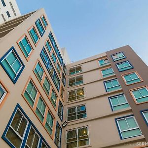 Hotel Right Place Sathorn Bangkok Exterior photo