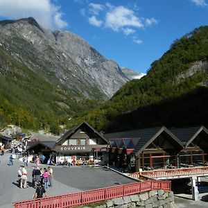 Hotel Briksdalsbre Fjellstove Exterior photo