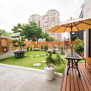 Apartamento W Squared Tainan Exterior photo