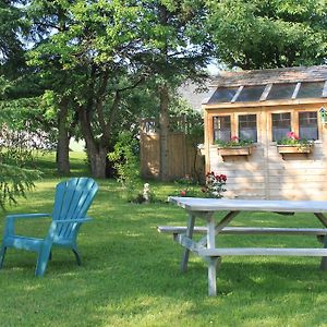 La Maison Sous Les Lilas Bed and Breakfast La Malbaie Exterior photo