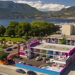 Hotel Zed Kelowna Exterior photo