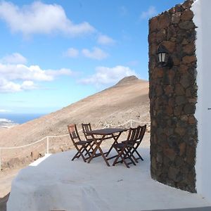 Villa El Perinqué Femés Exterior photo