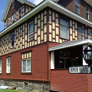 River House Lodge Rowlesburg Exterior photo
