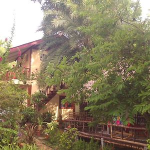 Ban Sabai Sabai Guest House Kanchanaburi Exterior photo