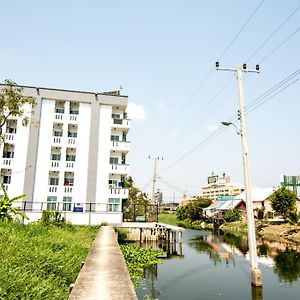 Hotel At Ease Residencia Suvarnabhumi Bang Phli Exterior photo