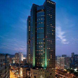 Hotel Shangri-La Far Eastern, Taipéi Exterior photo