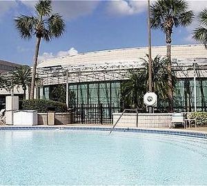 Sheraton Tampa East Hotel Exterior photo