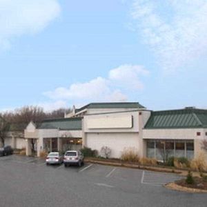 Hotel Ramada Saint Louis Airport Wentzville Exterior photo