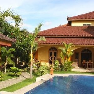 Ada Waktu Homestay Yogyakarta Exterior photo