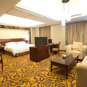 Vienna Hotel Guangzhou Fanyu Chimelong Exterior photo