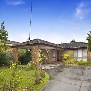 Caulfield Family Home With Large Space Melburne Exterior photo