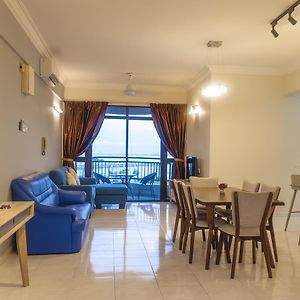 Panoramic 180 Cozy Suite At Penang Island By D Imperio Homestay Exterior photo