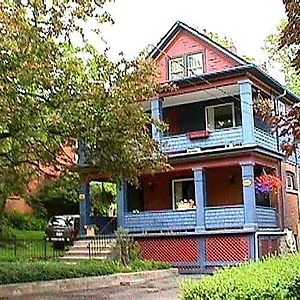 Bluecrest Bed And Breakfast Niagara Falls Exterior photo