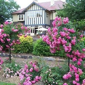 Lindsay House Country Hotel Armidale Exterior photo