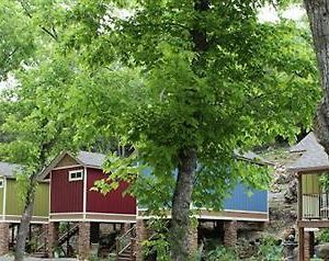 All Seasons Treehouse Village Eureka Springs Exterior photo