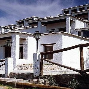 Hotel Nueva Alcazaba Busquístar Exterior photo