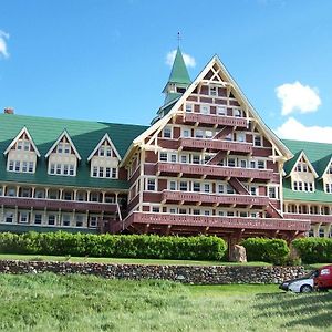 Prince Of Wales Hotel Waterton Exterior photo