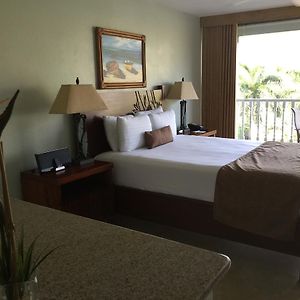 Lahaina Shores Beach Resort Exterior photo