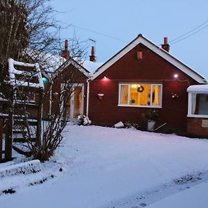 Long Chimneys Bed & Breakfast Bed and Breakfast Ashbourne  Exterior photo