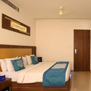 Hotel Oyo Premium Andhra Hospital Vijayawāda Exterior photo