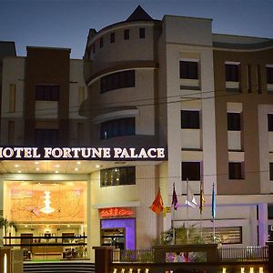 Hotel Fortune Palace Jāmnagar Exterior photo
