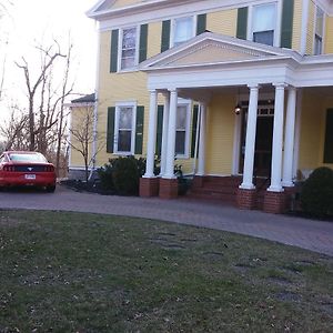 Six Acres Bed And Breakfast Cincinnati Exterior photo