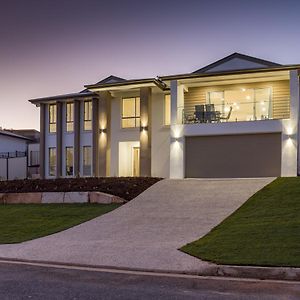 Brand New Executive Living 36 Villa Bundamba Exterior photo