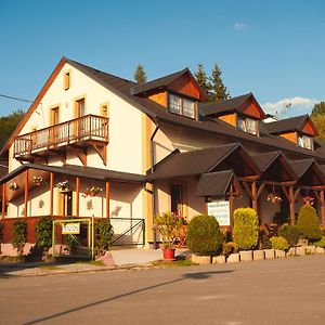 Hotel Penzion A Autokemp Wolf Česká Skalice Exterior photo