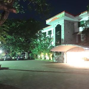 Hotel Mithila Eramalloor Exterior photo