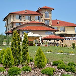 Chateau-Hotel Trendafiloff -B&B Chirpan Exterior photo