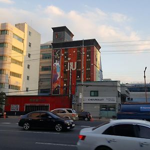 Motel Iu Changwon Exterior photo