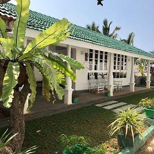 Villa Sri Beach Negombo Exterior photo