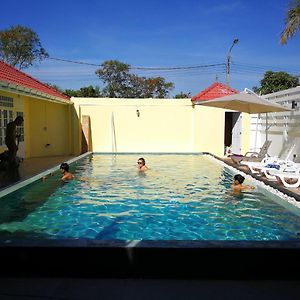 Barefeet Naturist Resort (Adults Only) Bangkok Exterior photo