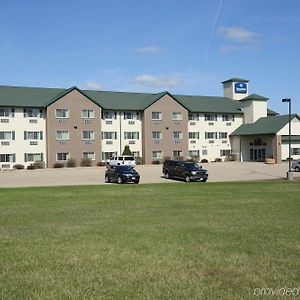 Boarders Inn & Suites By Cobblestone Hotels - Shawano Exterior photo