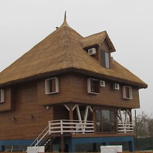 Old Fane'S Lodge Marasu Exterior photo