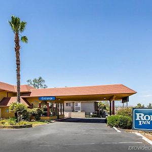 Rodeway Inn & Suites Canyon Lake-Menifee West Exterior photo