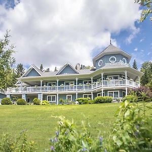 La Maison Bleue Du Lac Wallace Bed and Breakfast Coaticook Exterior photo