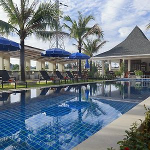 Impress Resort Thalang Exterior photo