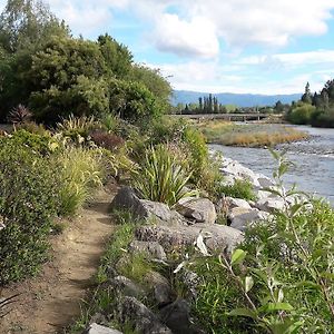 Absolute Riverside Bed and Breakfast Turangi Exterior photo