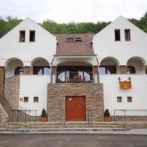 Hotel Penzión Kállai a Vináreň Filakovo Exterior photo