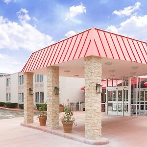 Hotel Ramada Plaza By Wyndham Chicago North Shore Wheeling Exterior photo