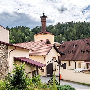 Hotel Pivovar Hubertus Kácov Exterior photo