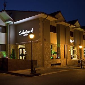 Hotel Salbatoreh Beasáin Exterior photo