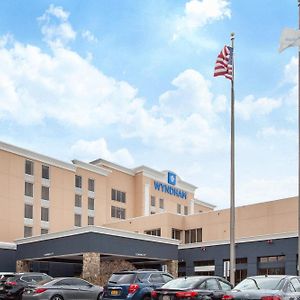 Hotel Wyndham Philadelphia-Bucks County Feasterville-Trevose Exterior photo