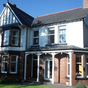 The Hive At 52 Bed and Breakfast Northwich Exterior photo