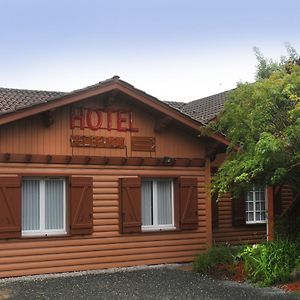 Hotel La Cabane Belin-Beliet Exterior photo