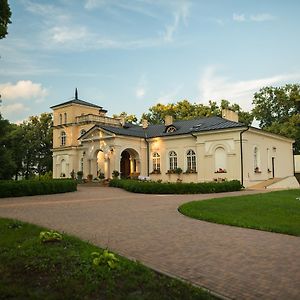Dwór Ujazdowski Villa Nielisz Exterior photo