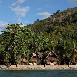 Hotel Floraly Komba Ampangorinana Exterior photo